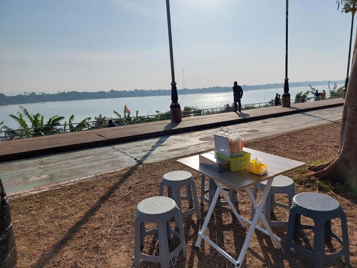 Happy Space วิลล่าทั้งหลัง 2นอน 2น้ำ ฟรี Wifi จอดรถ Nakhon Phanom Exterior photo