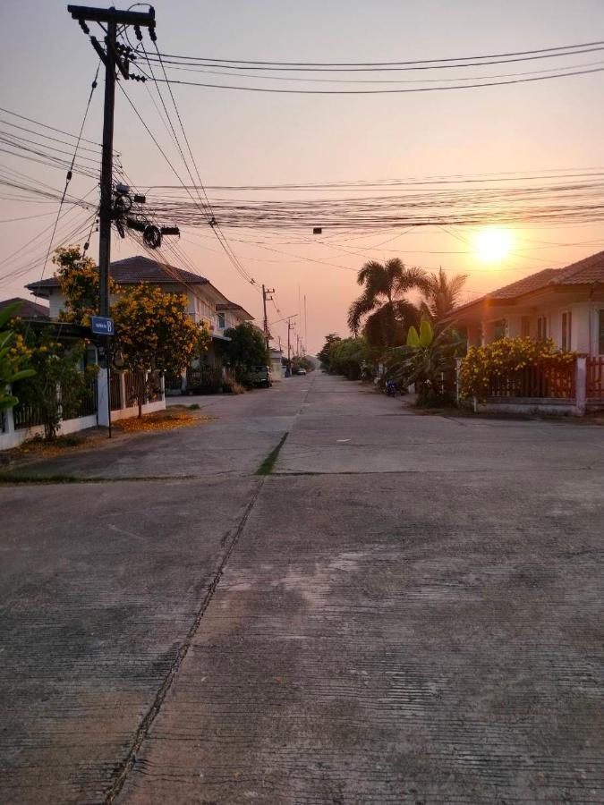 Happy Space วิลล่าทั้งหลัง 2นอน 2น้ำ ฟรี Wifi จอดรถ Nakhon Phanom Exterior photo